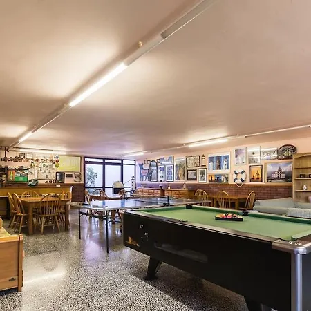Villa Magnifica Con Piscina Y Barbacoa *